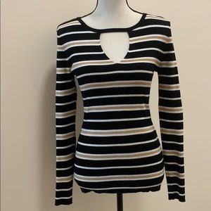 ⚜️ GREAT FITTING TOP⚜️